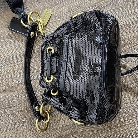 COACH POPPY BLACK SEQUINS CINCH DRAWSTRING BUCKET HANDBAG MINI 18726 - Picture 6 of 14